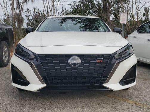 2025 Nissan Altima SR FWD