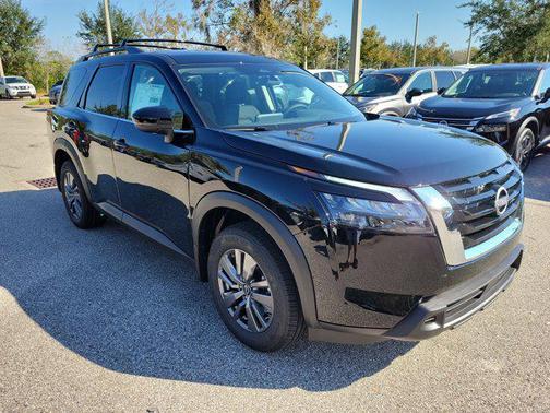 2025 Nissan Pathfinder SV FWD