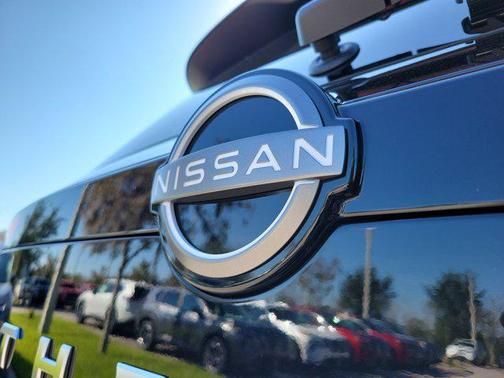 2025 Nissan Pathfinder SV FWD