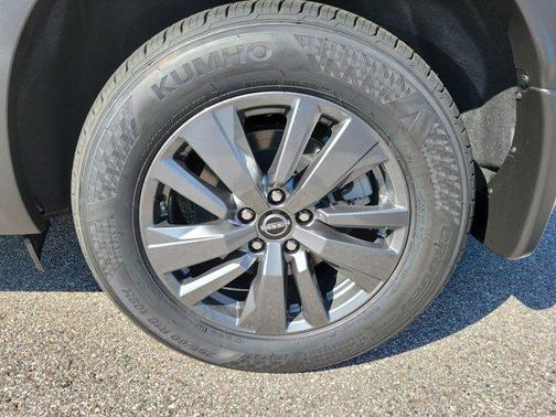 2025 Nissan Pathfinder SV FWD