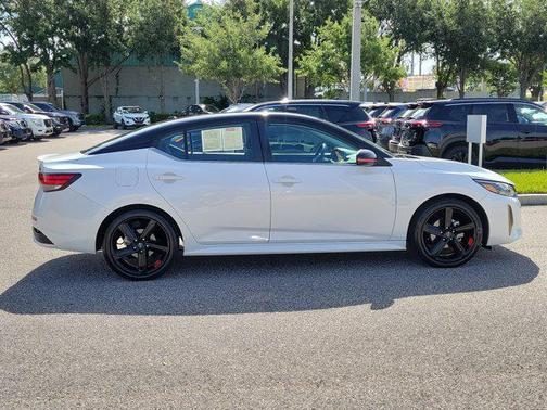 Aspen White Tricoat/Super Black 2024 Nissan Sentra SR