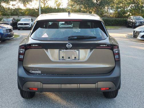 Canyon Bronze Metallic 2026 Nissan Kicks S