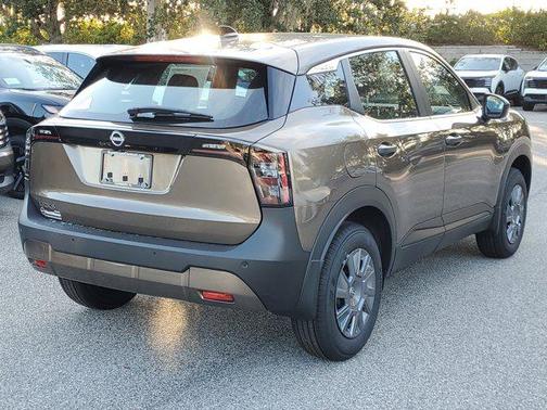 Canyon Bronze Metallic 2026 Nissan Kicks S