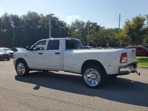 2019 RAM 3500 Tradesman Crew Cab 4x4 8' Box