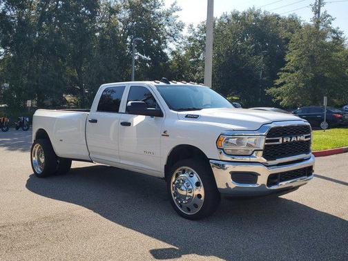 2019 RAM 3500 Tradesman Crew Cab 4x4 8' Box
