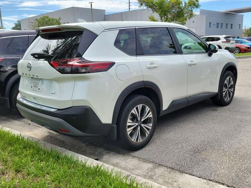 Pearl White Tricoat 2023 Nissan Rogue SV