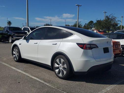 2021 Tesla Model Y Standard Range Rear-Wheel Drive