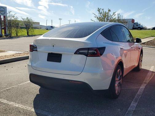 2021 Tesla Model Y Standard Range Rear-Wheel Drive