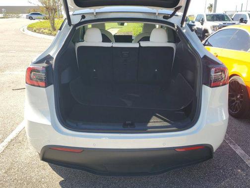 2021 Tesla Model Y Standard Range Rear-Wheel Drive