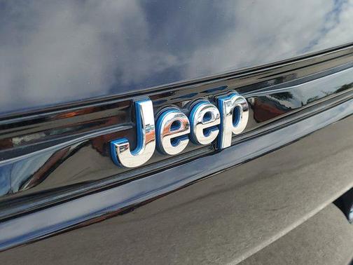 2022 Jeep Grand Cherokee 4xe Overland