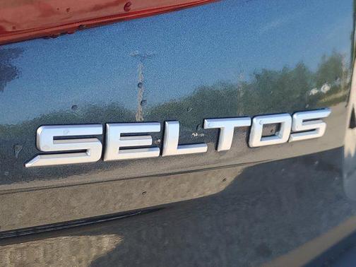 2023 Kia Seltos EX
