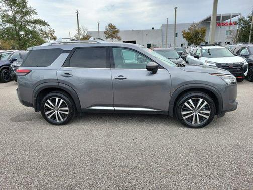 2024 Nissan Pathfinder Platinum 4WD