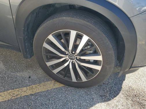 2024 Nissan Pathfinder Platinum 4WD