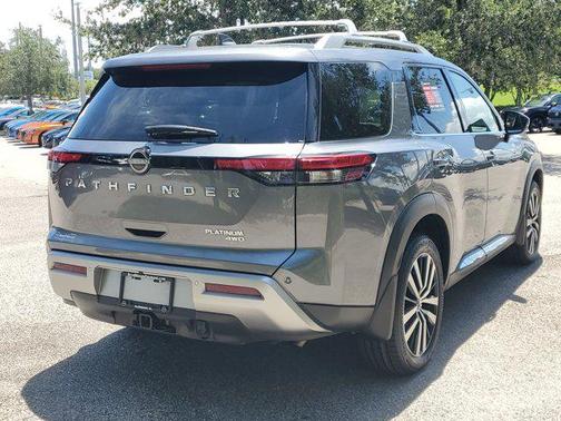 2024 Nissan Pathfinder Platinum 4WD