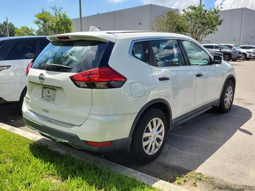 Glacier White 2017 Nissan Rogue S