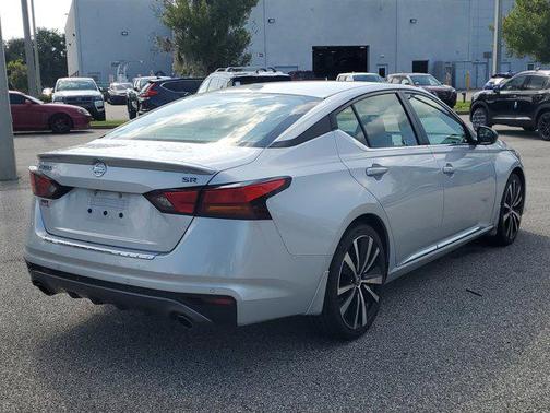 2020 Nissan Altima SR FWD