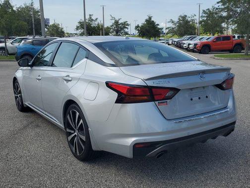 2020 Nissan Altima SR FWD
