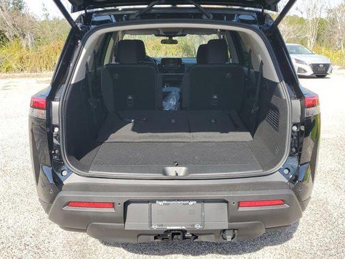 2025 Nissan Pathfinder SV 4WD