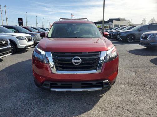2025 Nissan Pathfinder SL FWD