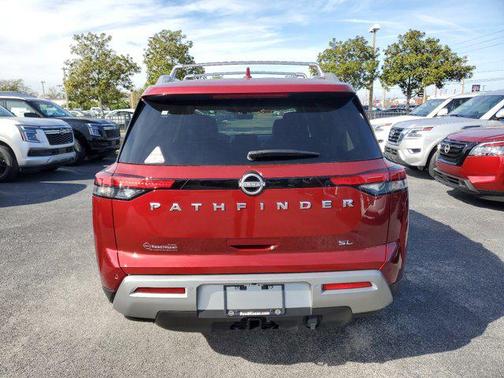 2025 Nissan Pathfinder SL FWD