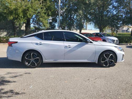 2024 Nissan Altima SR FWD