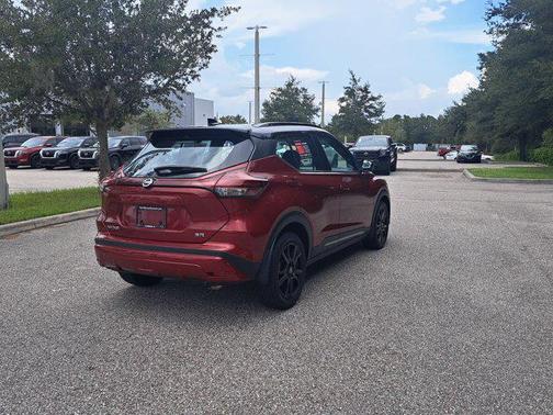 2021 Nissan Kicks SR