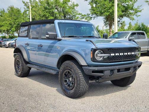 Azure Gray Metallic Tri-Coat 2024 Ford Bronco Wildtrak