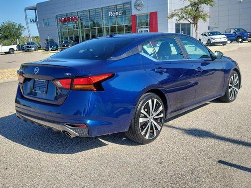 Deep Blue Pearl 2021 Nissan Altima SR FWD