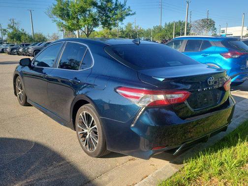 Aqua 2019 Toyota Camry SE