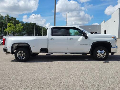 Summit White 2022 Chevrolet Silverado 3500 LTZ