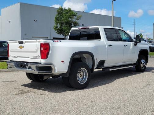 Summit White 2022 Chevrolet Silverado 3500 LTZ