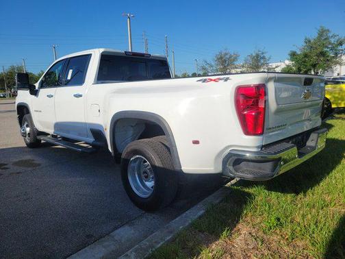 Summit White 2022 Chevrolet Silverado 3500 LTZ
