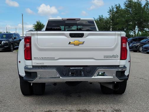 Summit White 2022 Chevrolet Silverado 3500 LTZ