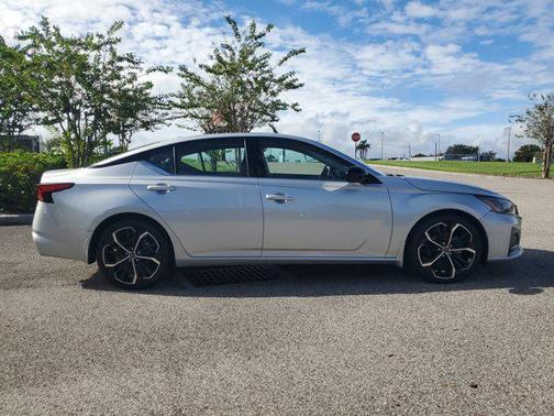 2024 Nissan Altima SR FWD