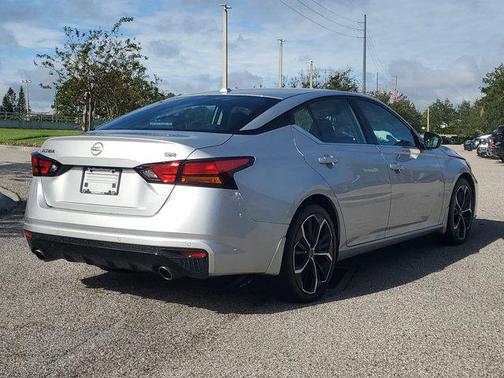 2024 Nissan Altima SR FWD