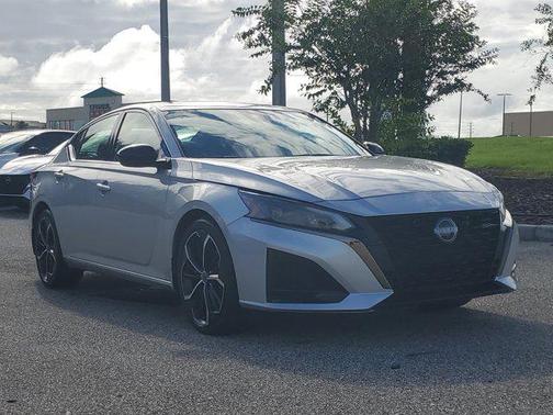 2024 Nissan Altima SR FWD