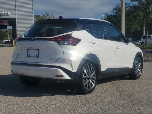 2023 Nissan Kicks SV