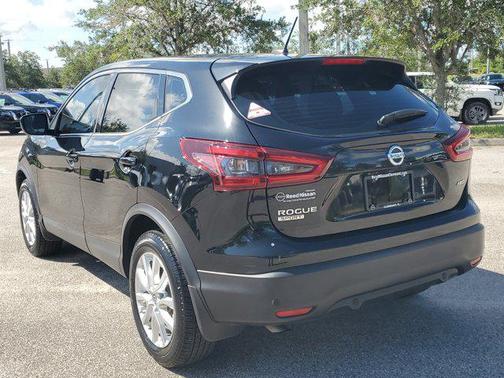 2022 Nissan Rogue Sport S