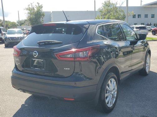2022 Nissan Rogue Sport S