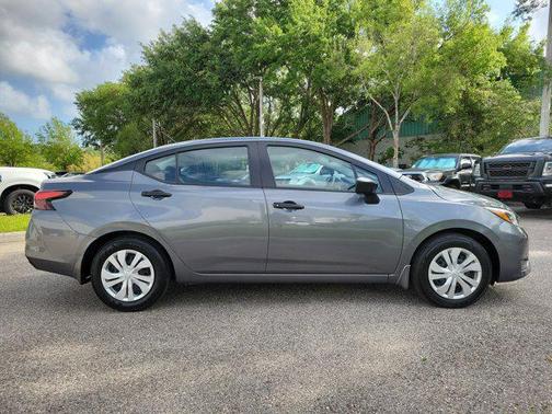 Gun Metallic 2025 Nissan Versa 1.6 S