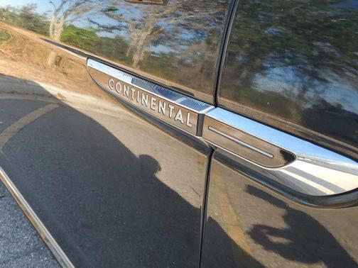 2017 Lincoln Continental Black Label