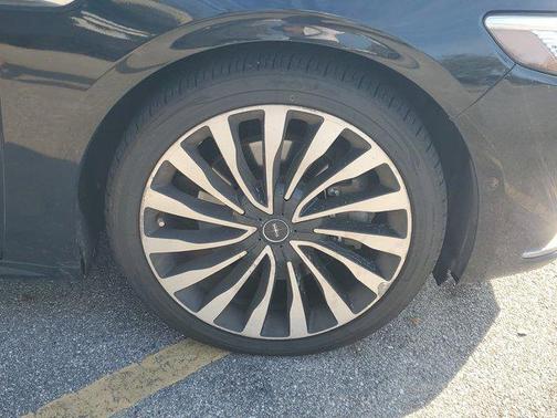 2017 Lincoln Continental Black Label