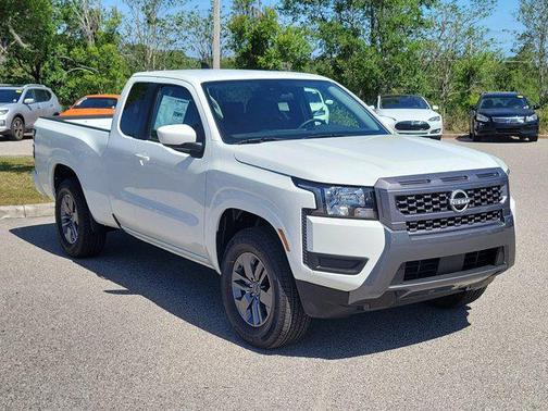 2025 Nissan Frontier SV