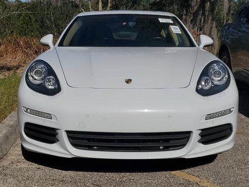 2016 Porsche Panamera 4