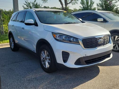 Snow White Pearl 2019 Kia Sorento LX