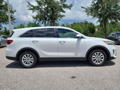 Snow White Pearl 2019 Kia Sorento LX