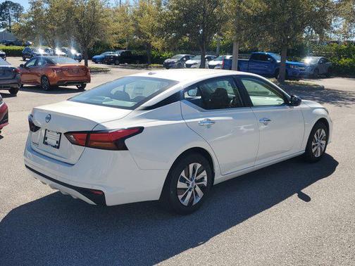 2025 Nissan Altima S FWD