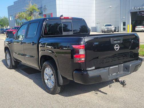 Super Black 2022 Nissan Frontier SV
