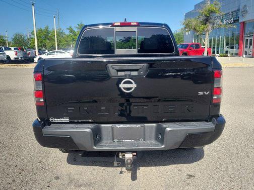 Super Black 2022 Nissan Frontier SV