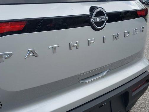 2025 Nissan Pathfinder SV FWD
